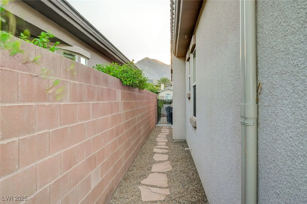 212 Florio, Las Vegas, NV 89138