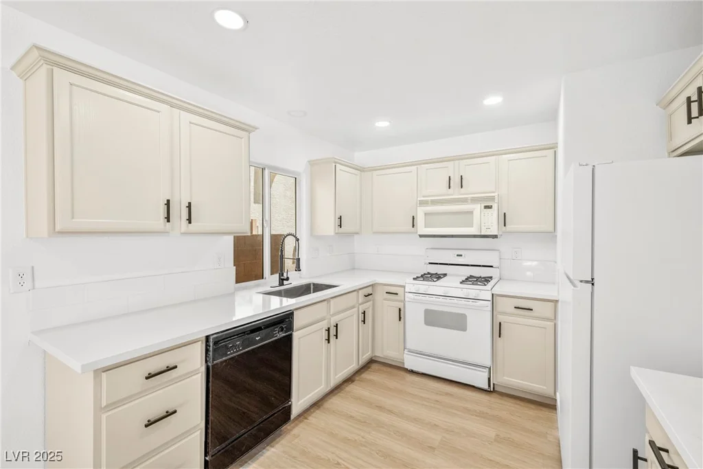 7443 Mission Palm, Las Vegas, NV 89139