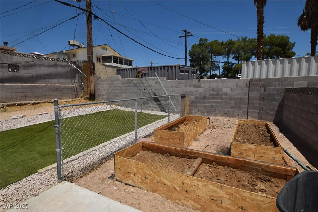 3323 Bancroft, Las Vegas, NV 89121