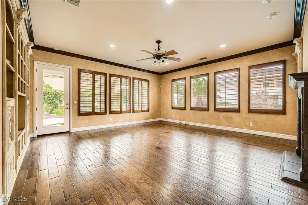 10205 Orkiney, Las Vegas, NV 89144