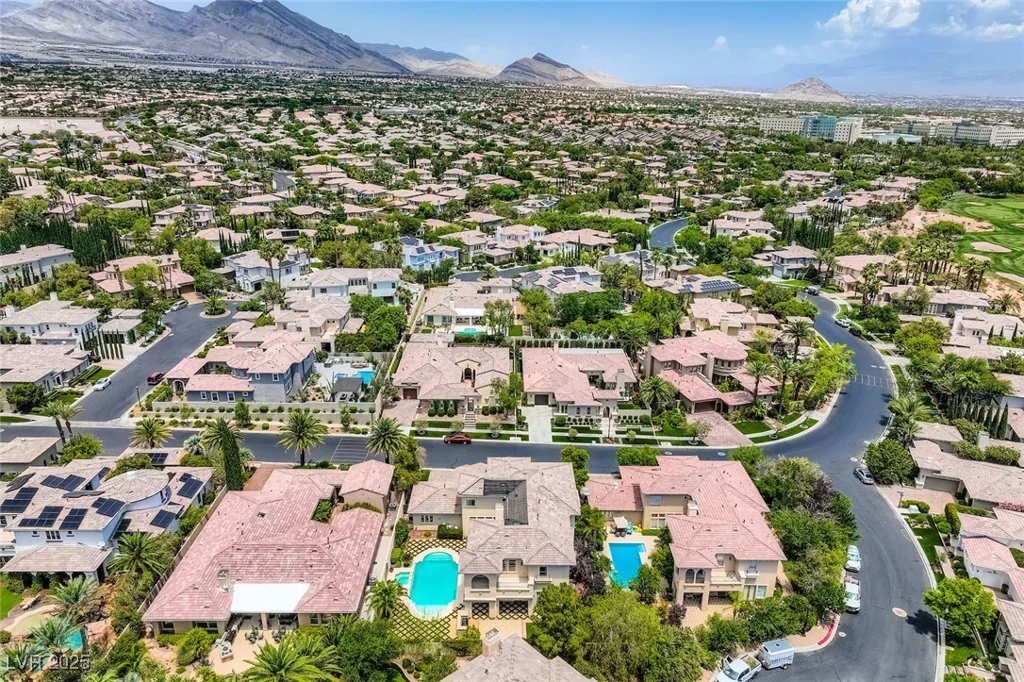 10205 Orkiney, Las Vegas, NV 89144