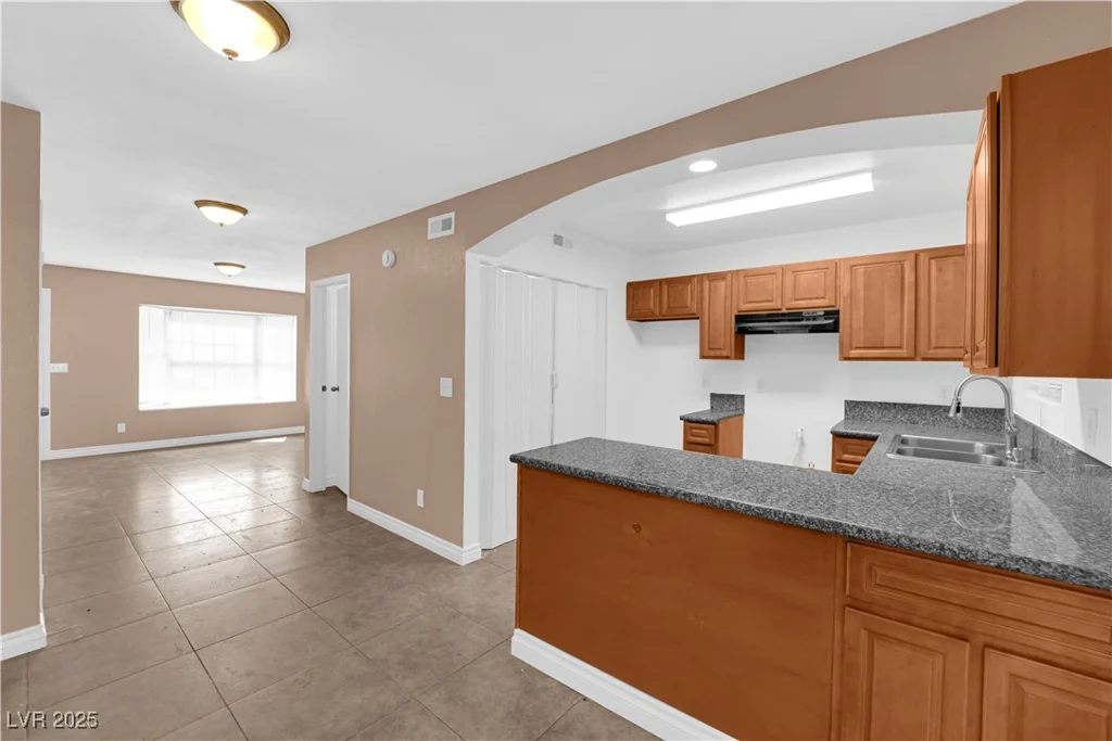 867 Flagstone, Las Vegas, NV 89110