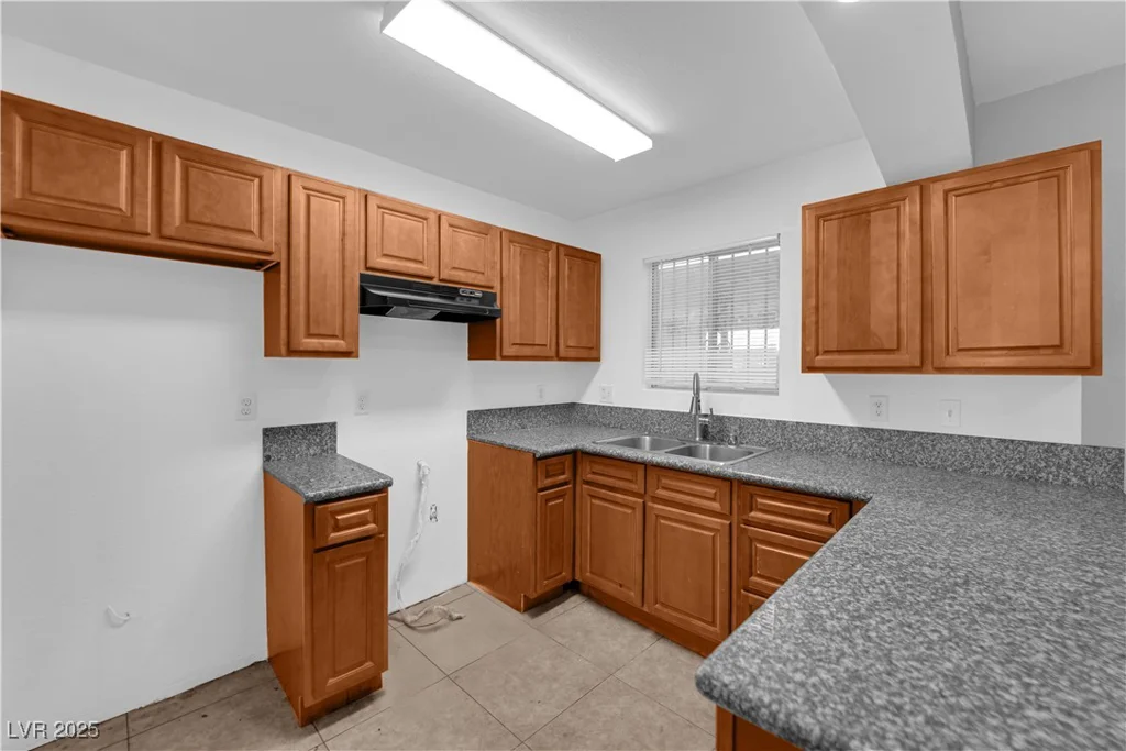 867 Flagstone, Las Vegas, NV 89110