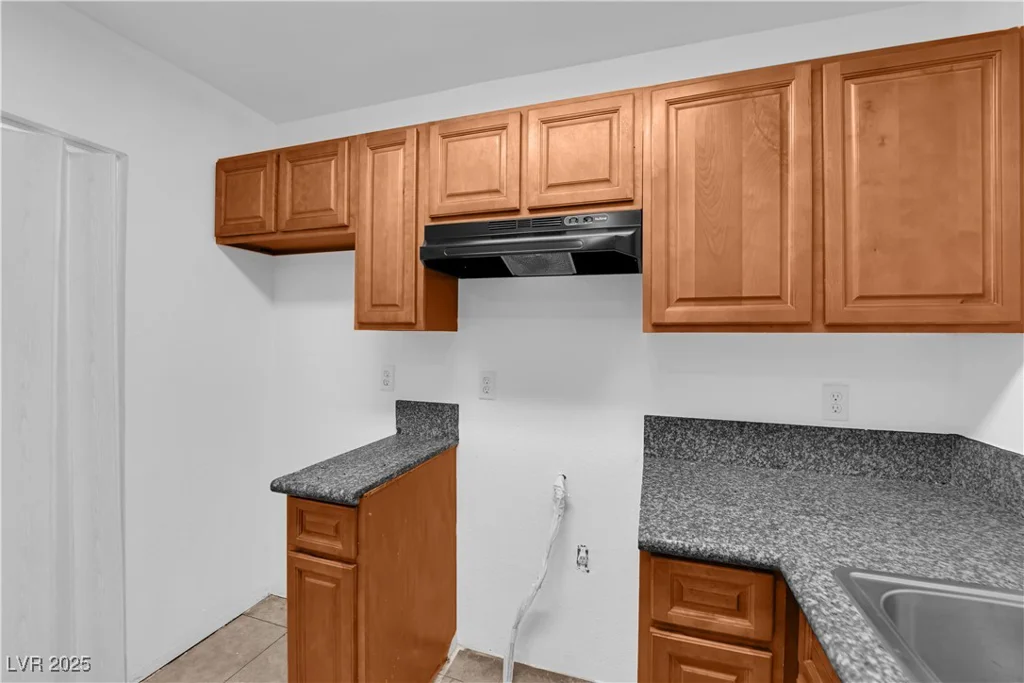 867 Flagstone, Las Vegas, NV 89110
