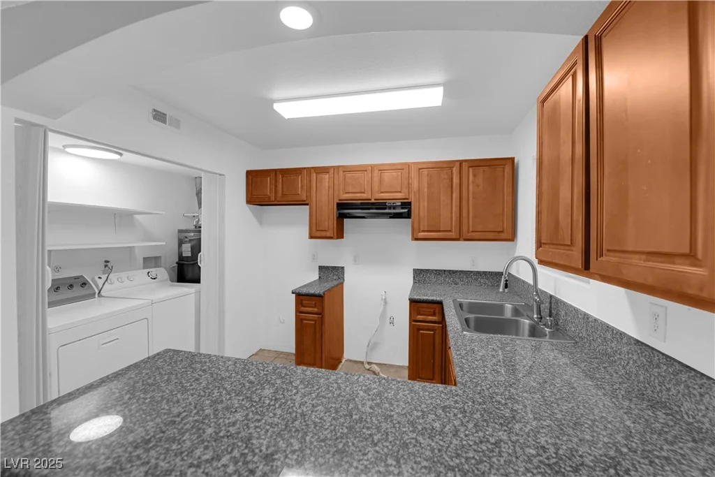 867 Flagstone, Las Vegas, NV 89110