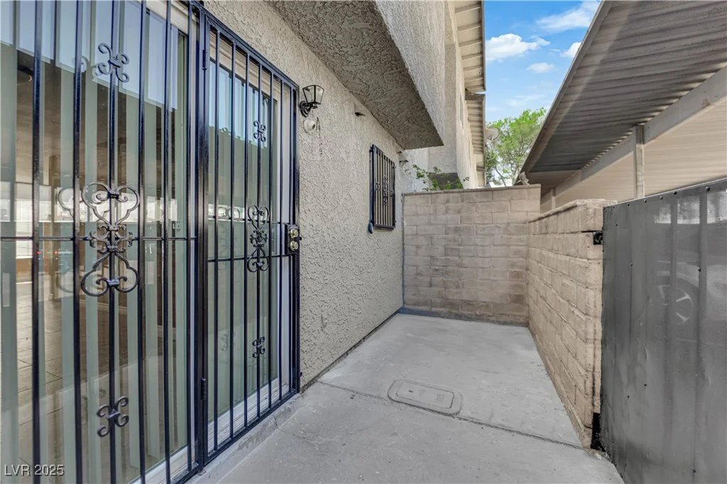 867 Flagstone, Las Vegas, NV 89110