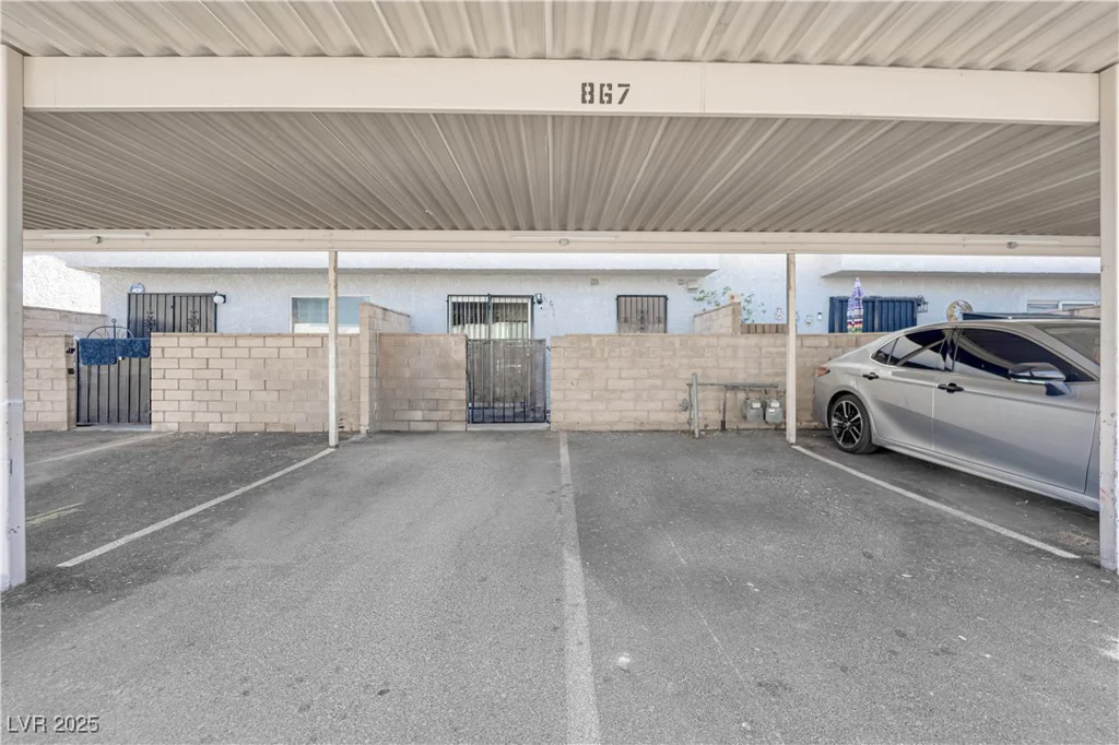 867 Flagstone, Las Vegas, NV 89110