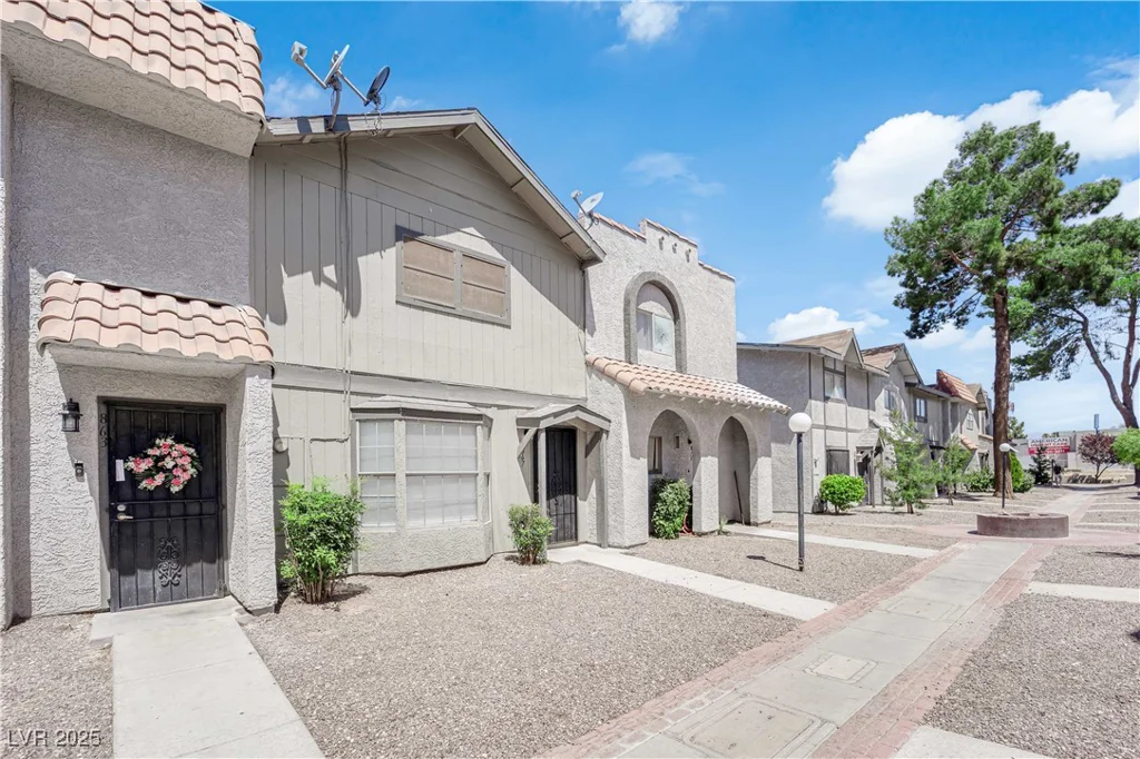 867 Flagstone, Las Vegas, NV 89110