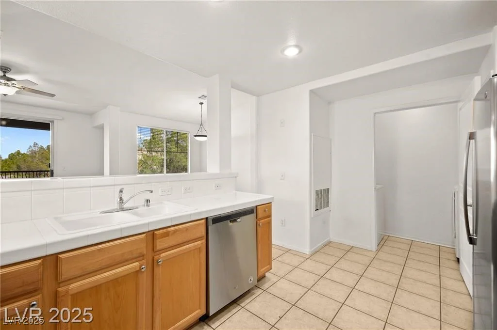 913 Duckhorn, Las Vegas, NV 89144