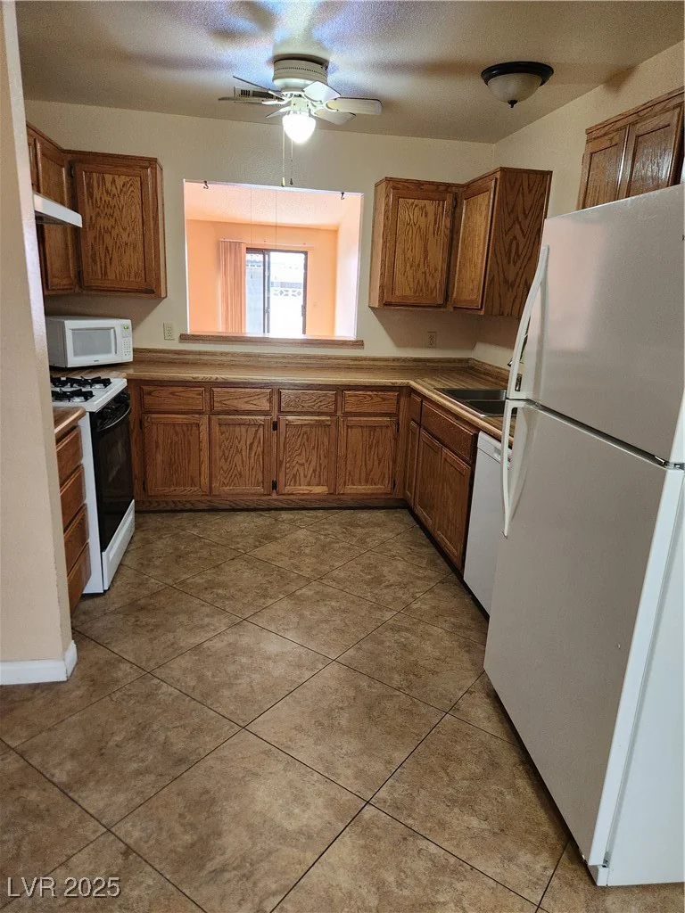 308 Caracas, Las Vegas, NV 89145