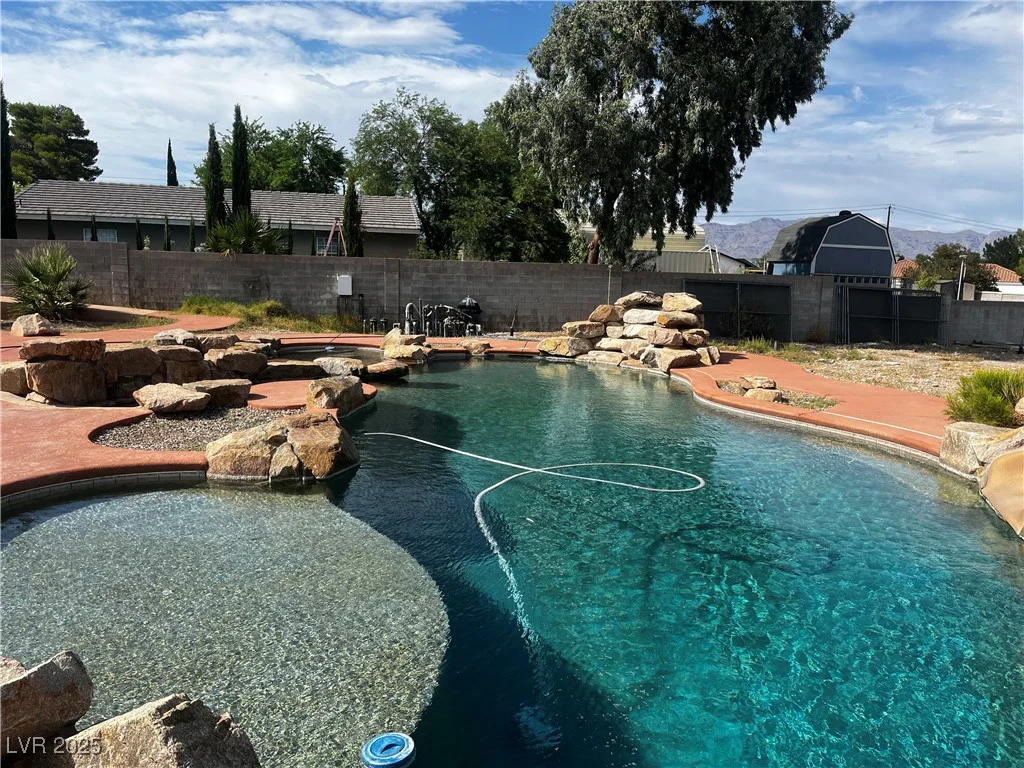 5640 Riley, Las Vegas, NV 89149