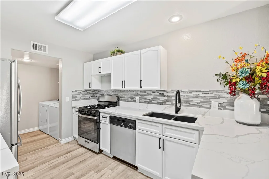 9623 Silver City, Las Vegas, NV 89123