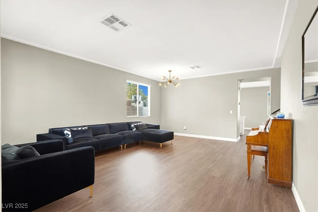 1354 Villa Park, Las Vegas, NV 89110
