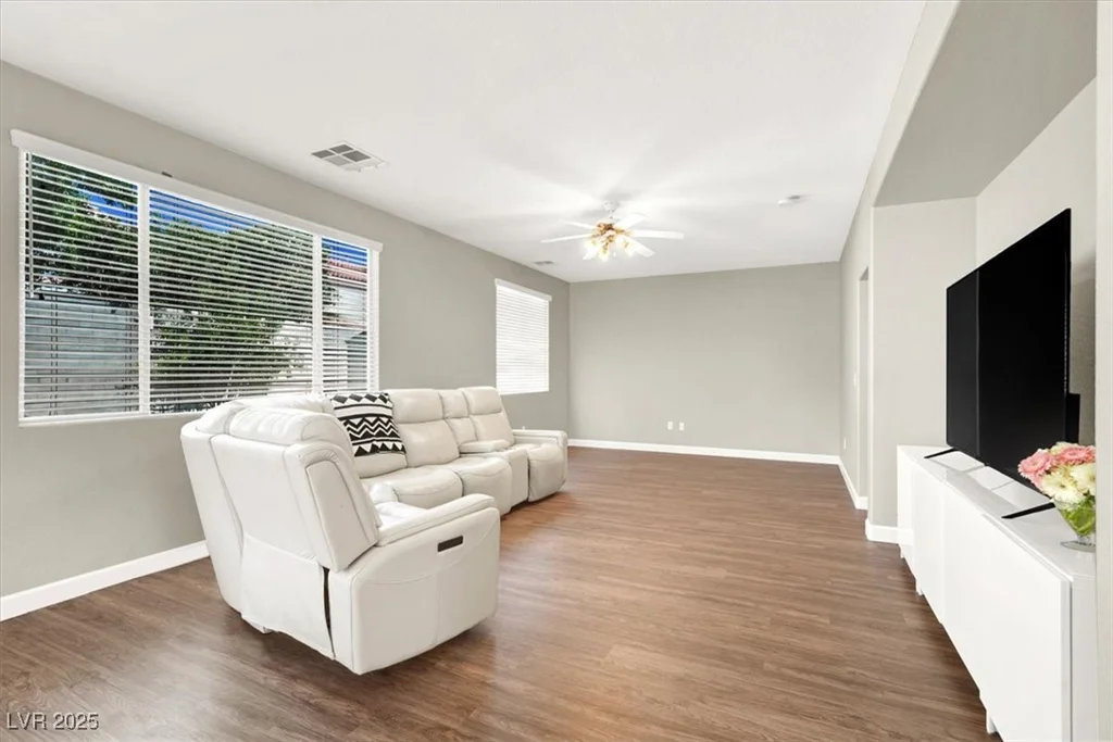 1354 Villa Park, Las Vegas, NV 89110