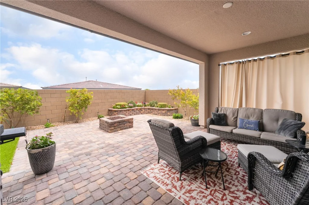 12478 Dolan Point, Las Vegas, NV 89138
