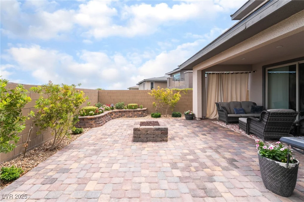 12478 Dolan Point, Las Vegas, NV 89138