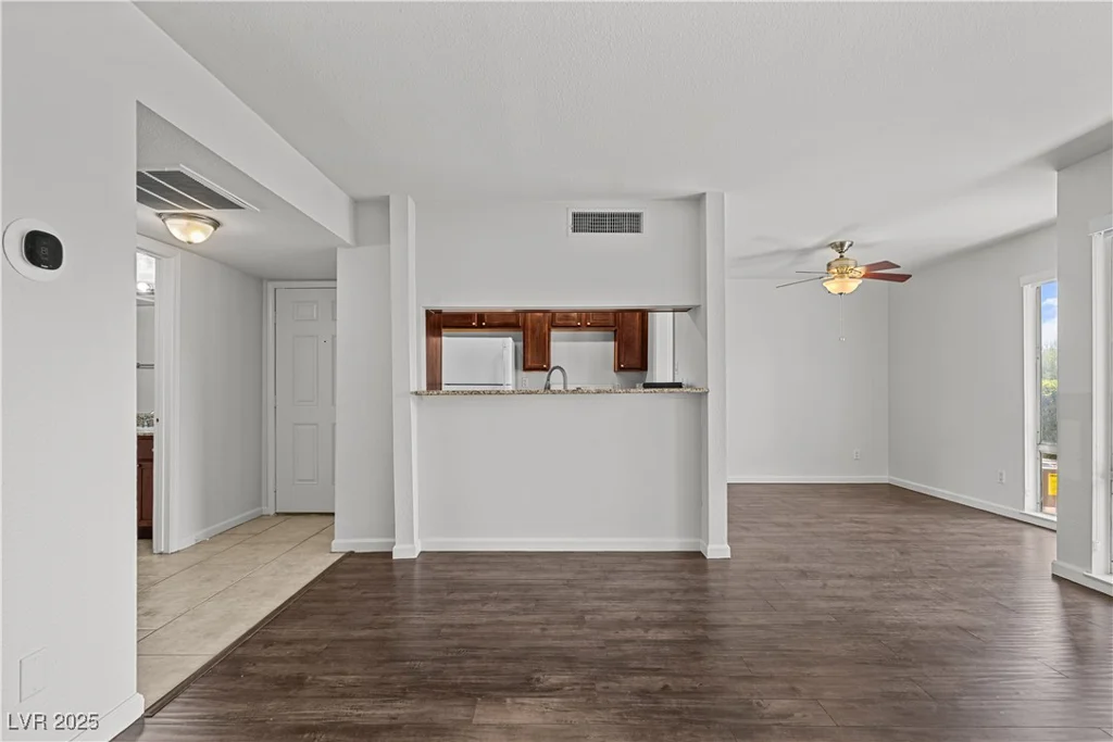 745 Oakmont, Las Vegas, NV 89109