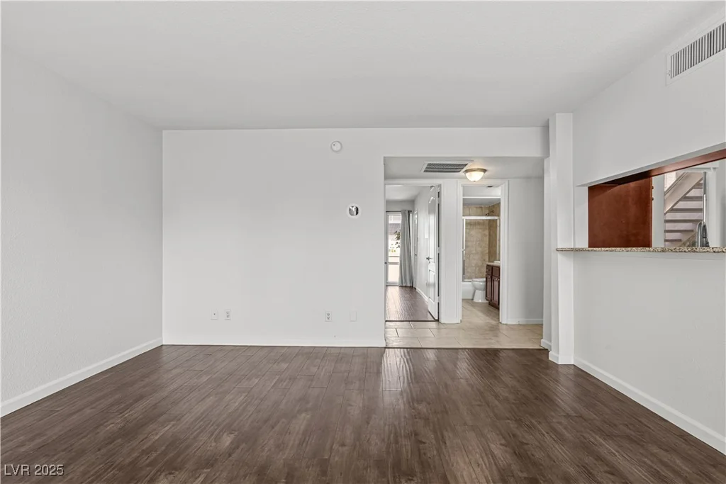 745 Oakmont, Las Vegas, NV 89109