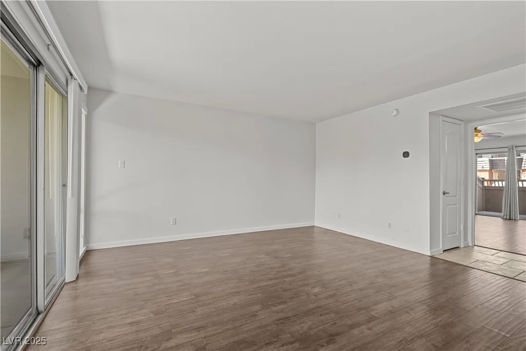 745 Oakmont, Las Vegas, NV 89109