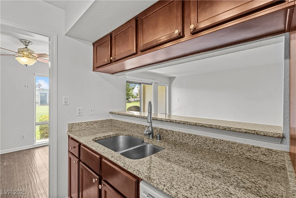 745 Oakmont, Las Vegas, NV 89109