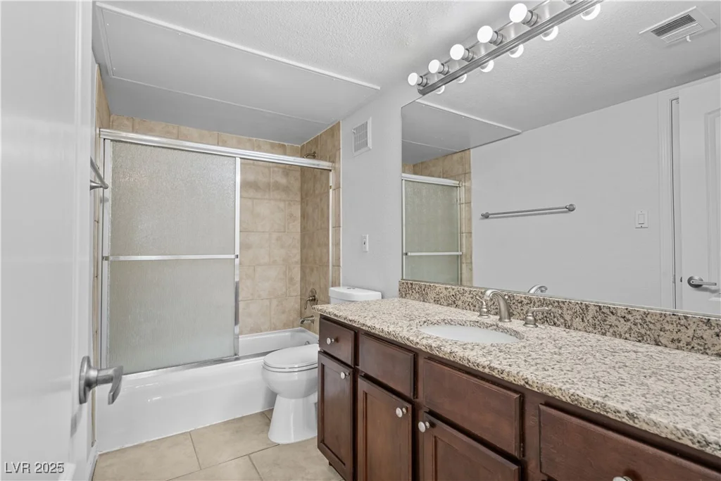 745 Oakmont, Las Vegas, NV 89109