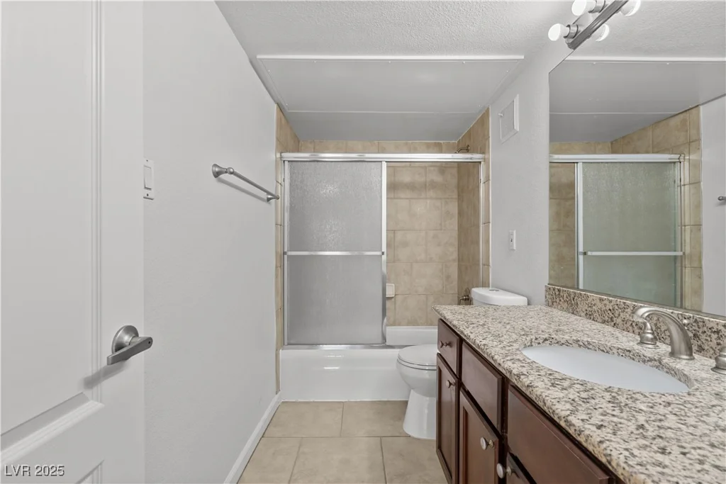 745 Oakmont, Las Vegas, NV 89109