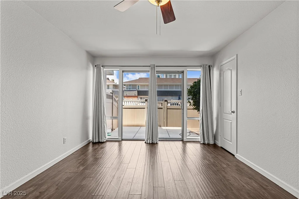 745 Oakmont, Las Vegas, NV 89109