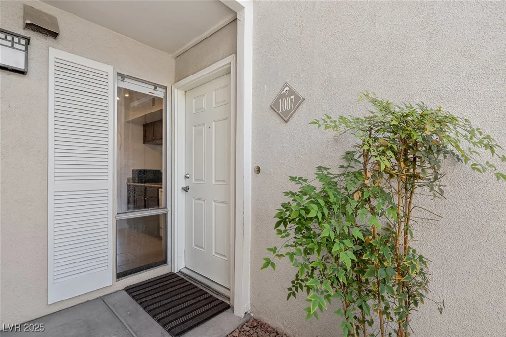 745 Oakmont, Las Vegas, NV 89109
