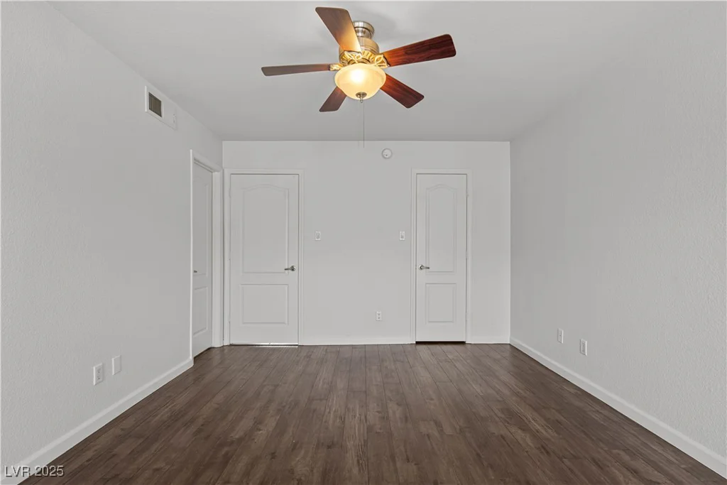 745 Oakmont, Las Vegas, NV 89109