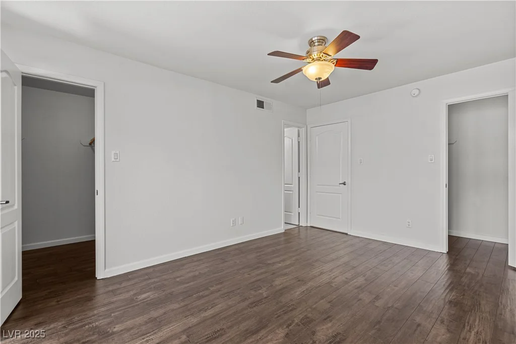 745 Oakmont, Las Vegas, NV 89109