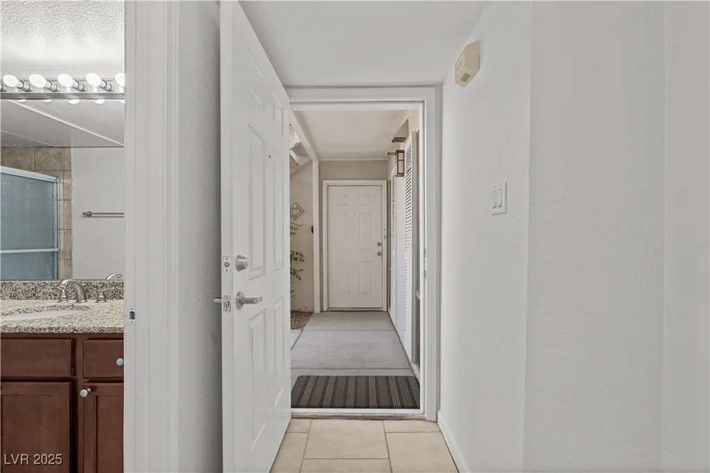 745 Oakmont, Las Vegas, NV 89109