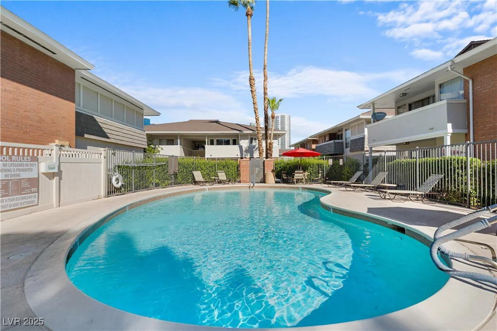 745 Oakmont, Las Vegas, NV 89109