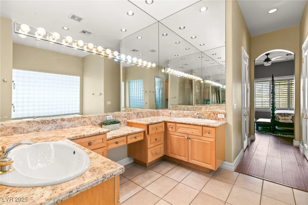 7520 Captains Harbor, Las Vegas, NV 89117