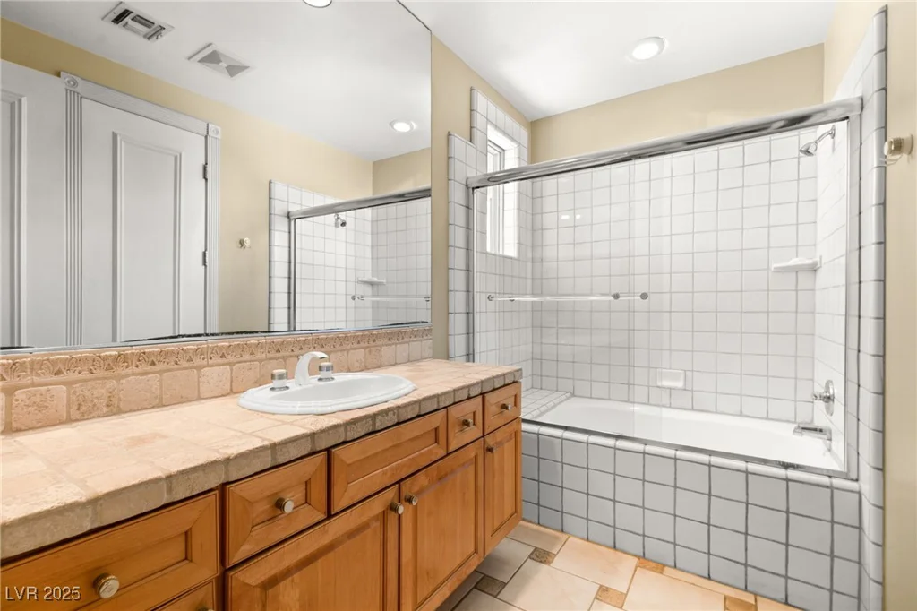 7520 Captains Harbor, Las Vegas, NV 89117