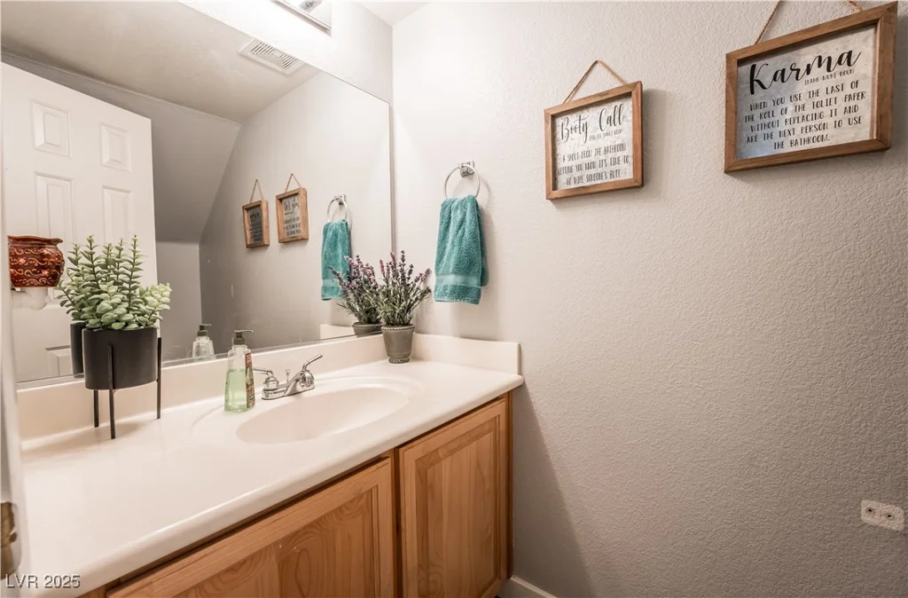6543 Strolling Plains, Henderson, NV 89011