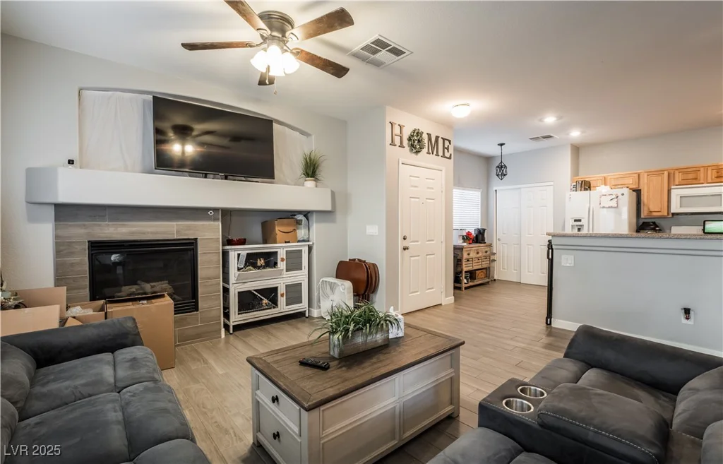 6543 Strolling Plains, Henderson, NV 89011