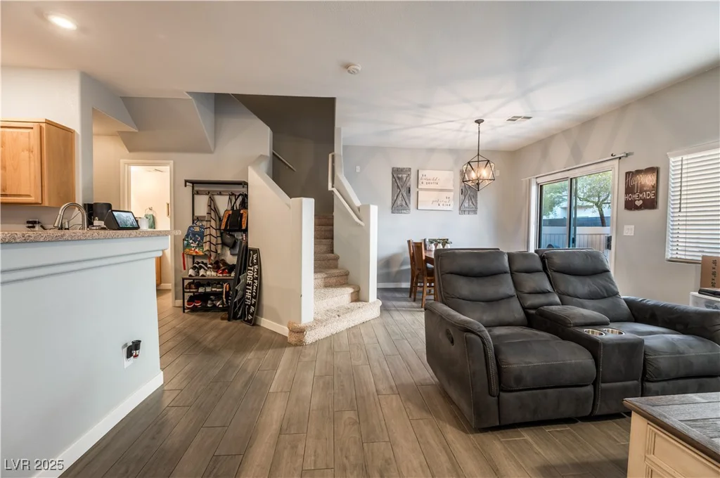 6543 Strolling Plains, Henderson, NV 89011