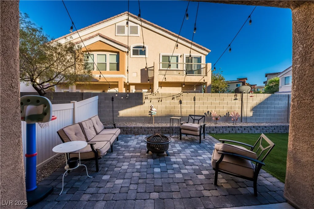 6543 Strolling Plains, Henderson, NV 89011