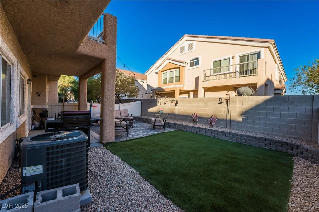 6543 Strolling Plains, Henderson, NV 89011