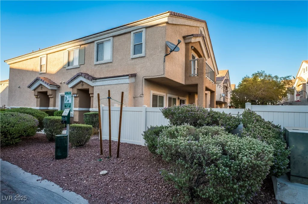 6543 Strolling Plains, Henderson, NV 89011
