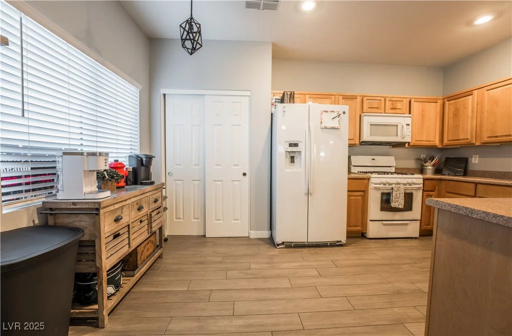 6543 Strolling Plains, Henderson, NV 89011