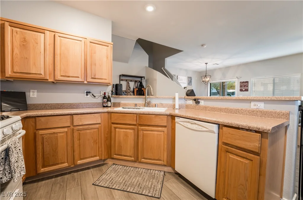 6543 Strolling Plains, Henderson, NV 89011