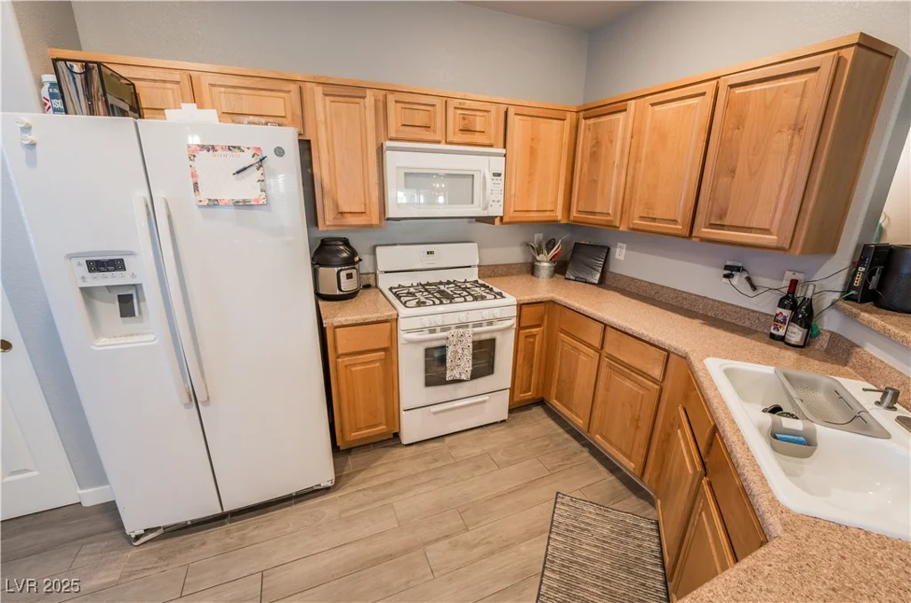 6543 Strolling Plains, Henderson, NV 89011
