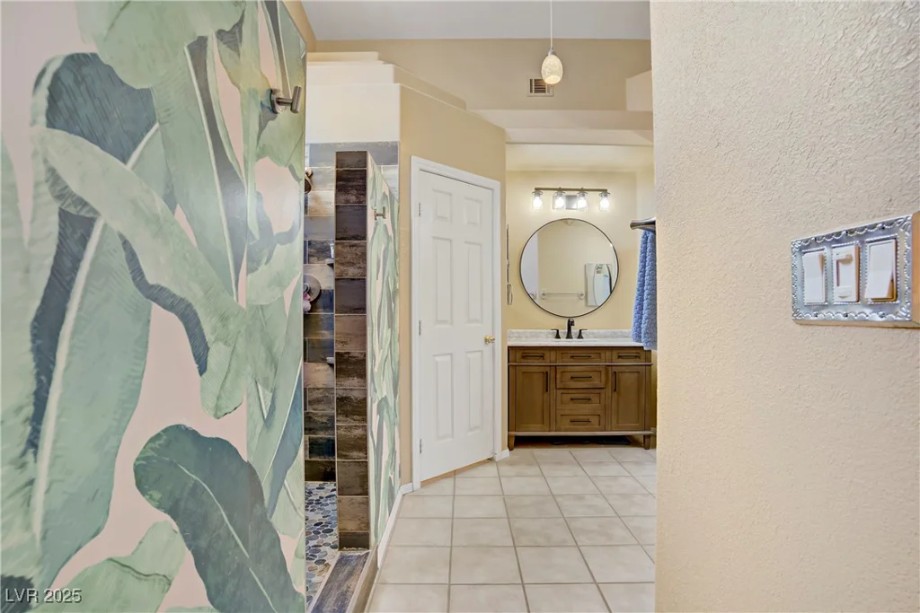 7401 Red Swallow, Las Vegas, NV 89131