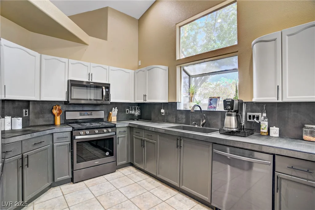 7401 Red Swallow, Las Vegas, NV 89131