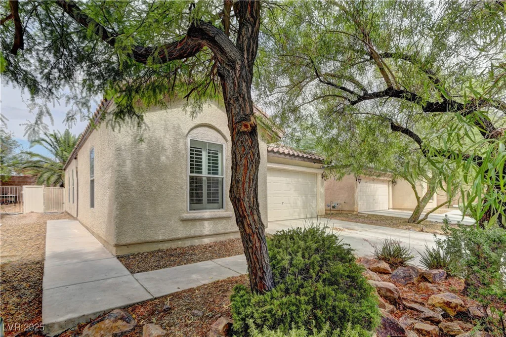 8969 Secret Valley, Las Vegas, NV 89139
