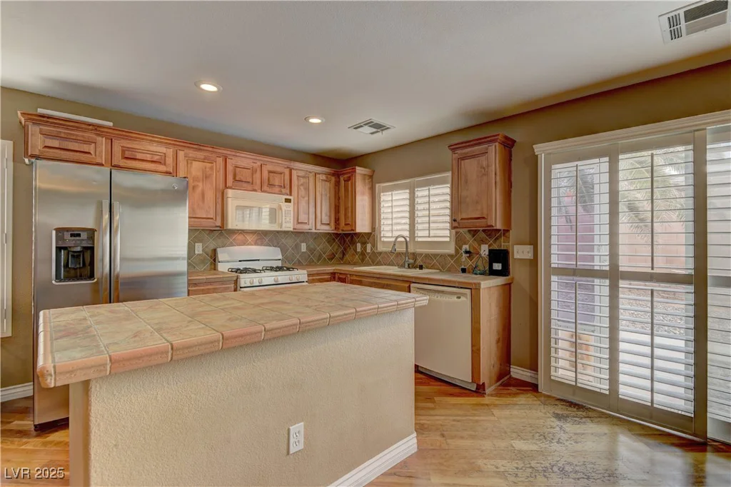 8969 Secret Valley, Las Vegas, NV 89139