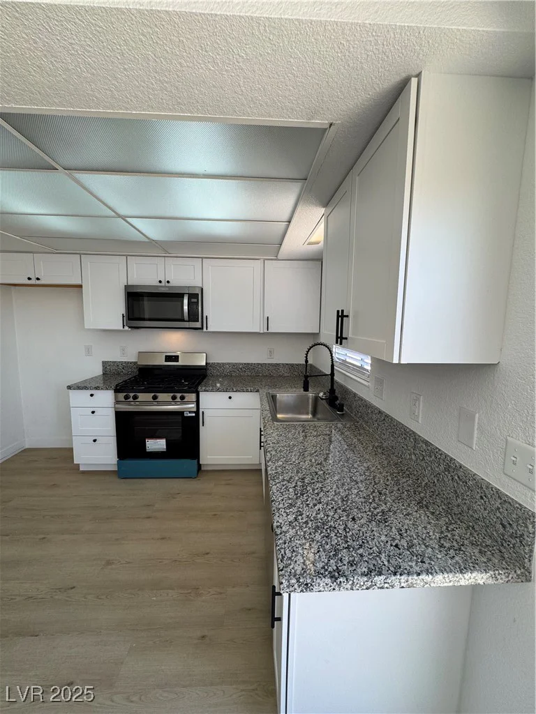 4142 Walnut, Las Vegas, NV 89115