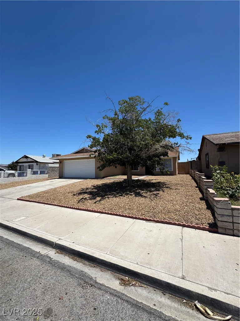 4142 Walnut, Las Vegas, NV 89115