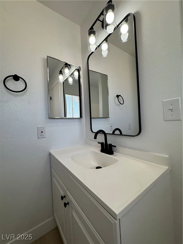 4142 Walnut, Las Vegas, NV 89115